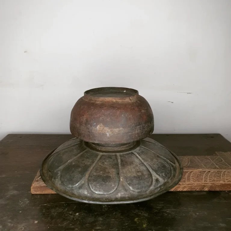 Classic Copper Persian handwash basin with etched dome arch top - Image 5