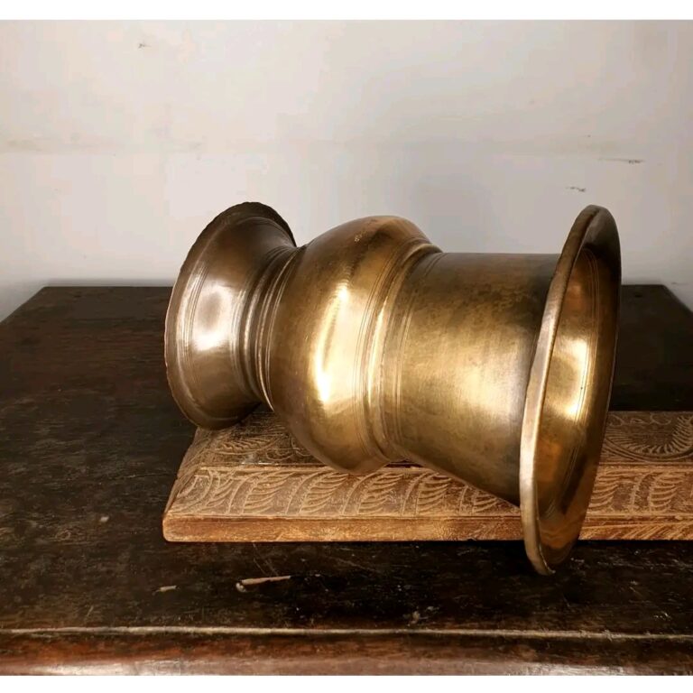 Brass kolambi planter - Image 4