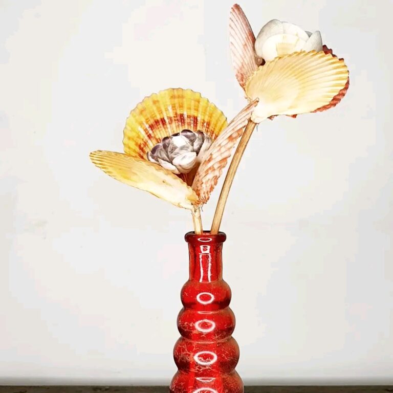 bud vase Ochre red blown glass - Image 2