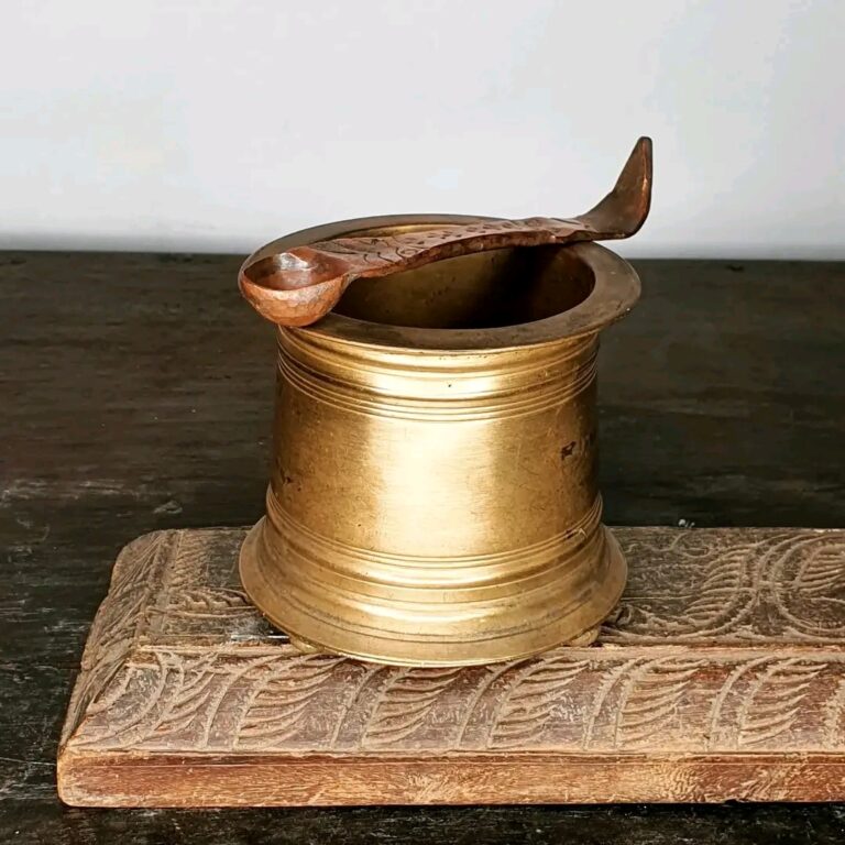 Bronze prong footed Panchapatra - Image 3