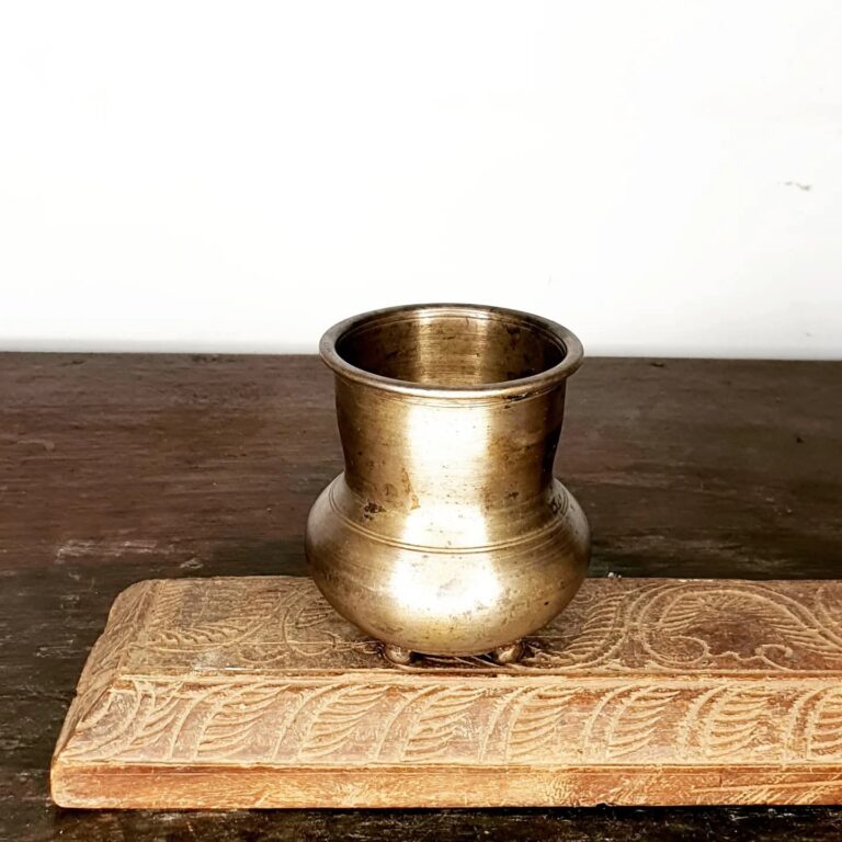 Kings Kuvalai bronze footed server handmade casted - Image 4