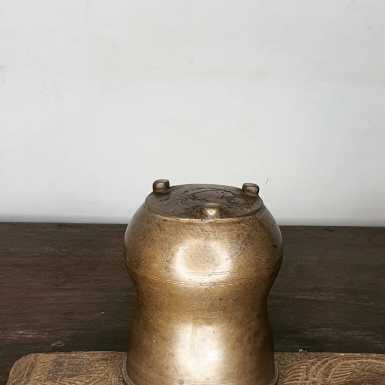 Bell metal Kings Kuvalai footed server handmade casted - Image 7