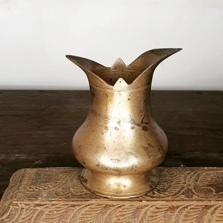 Extremely rare Kings pourer lota golden bronze - Image 3