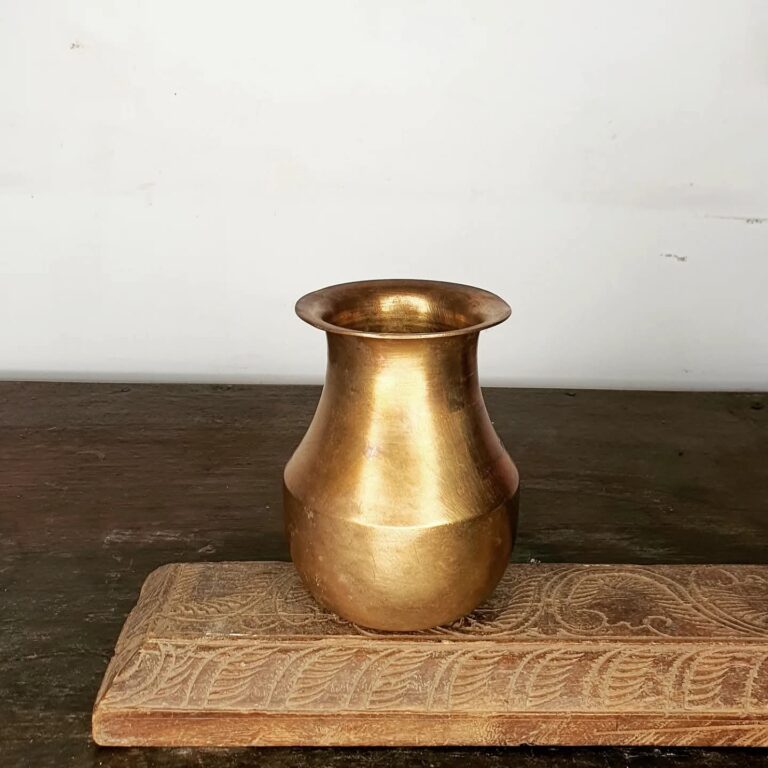 Unique brass water sombhu the super rare tall body pattern - Image 6