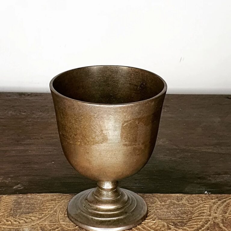 Straight brim footed sandal chalice with concentric ring base stem - Image 2