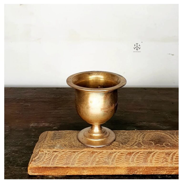 Auspicious footed sandal chalice superior golden bronze heavy