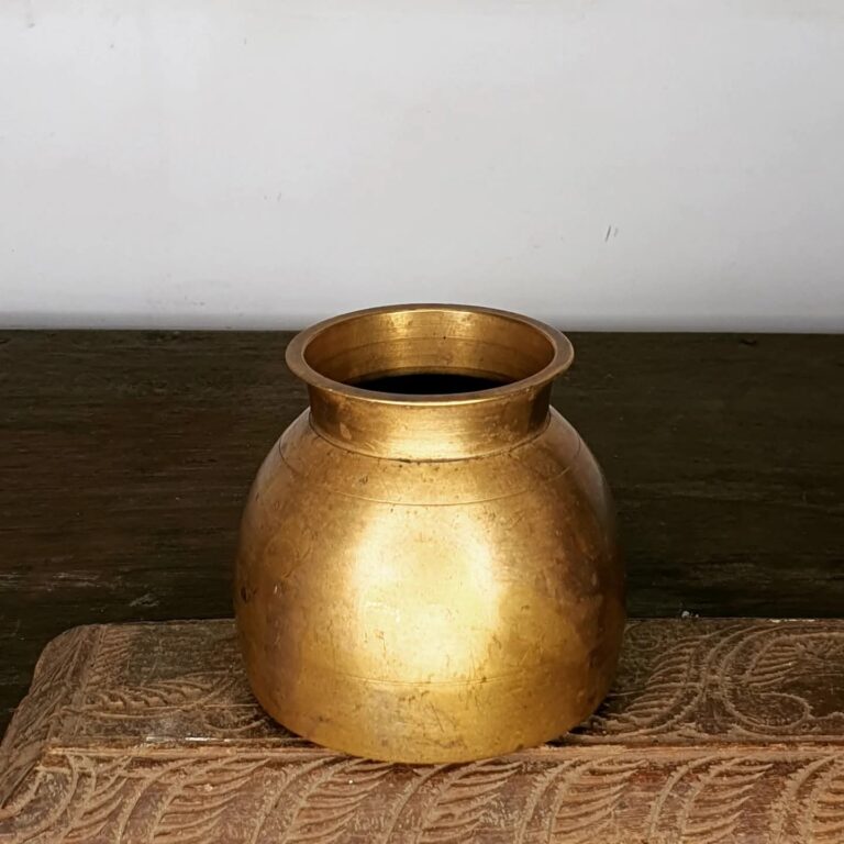 Unique Thattai Adi sombhu/ Flat base golden brass cast - Image 2