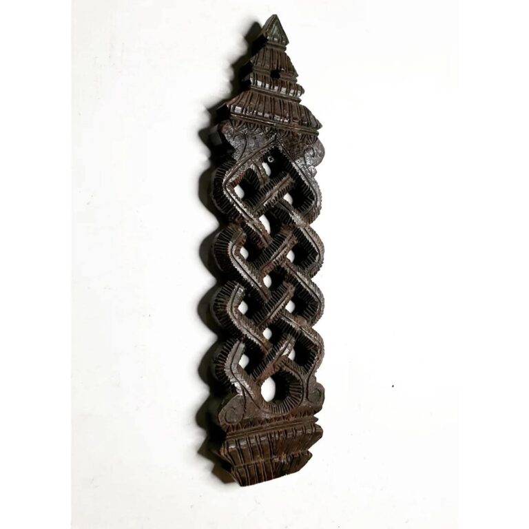 Unique Spear head Queen's braid Spoon stand with flat base fully etched - Image 2