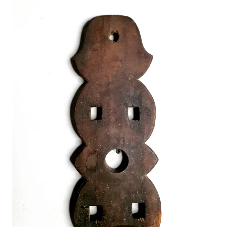 Arch sides spoon stand carved out from a single block wood - Image 2