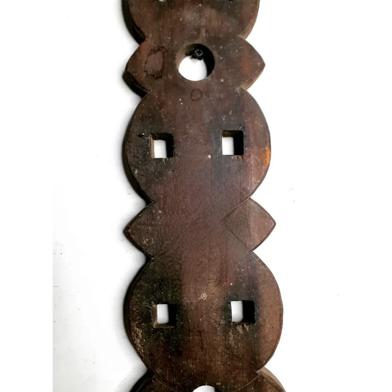 Arch sides spoon stand carved out from a single block wood - Image 3