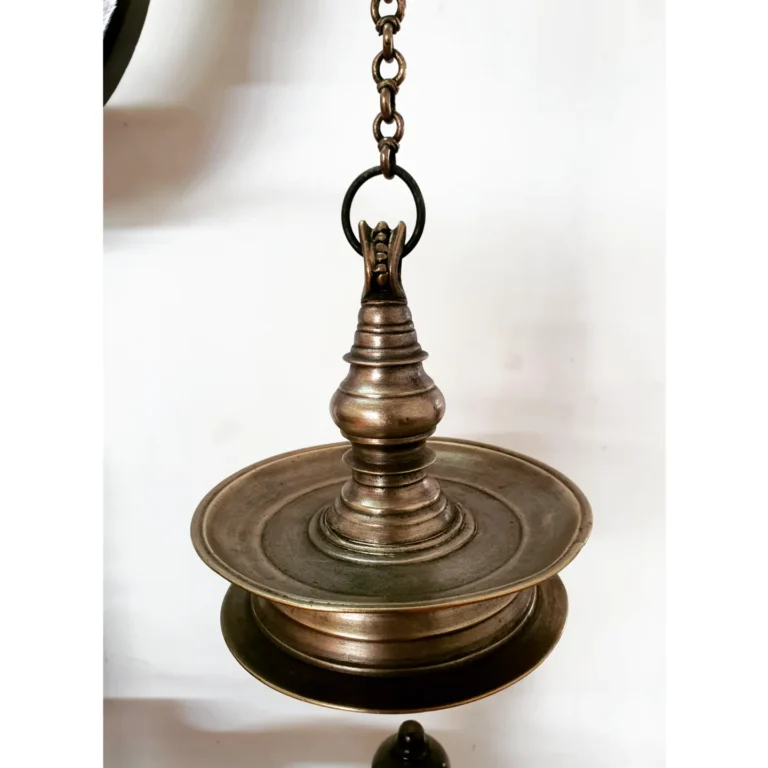 Kerala Naadan Thooku Vilakku with hanging long chain and hook - Image 8