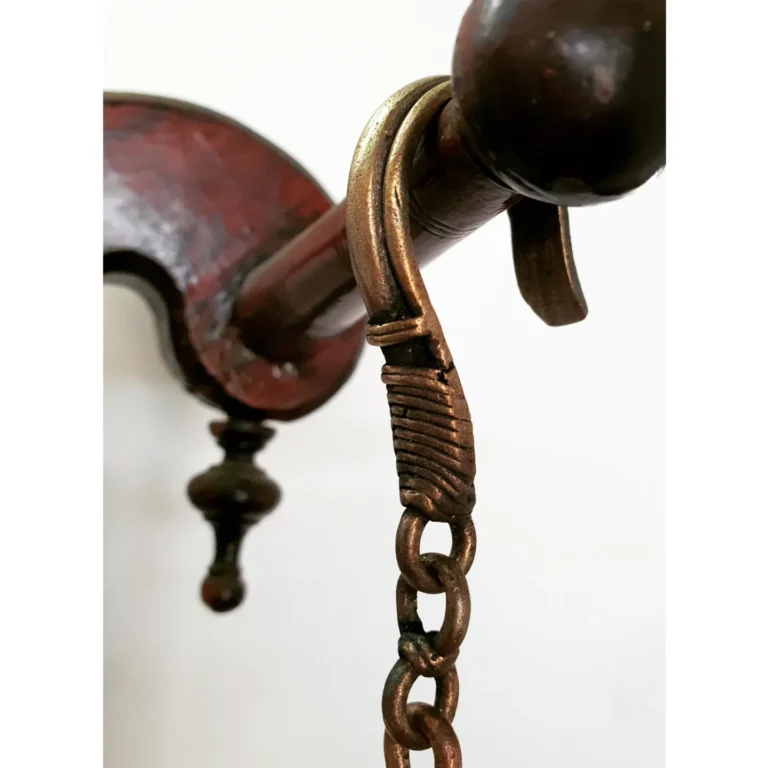 Kerala Naadan Thooku Vilakku with hanging long chain and hook - Image 11