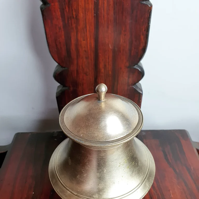 Rare Kings lota golden bronze with original lid hand casted - Image 7