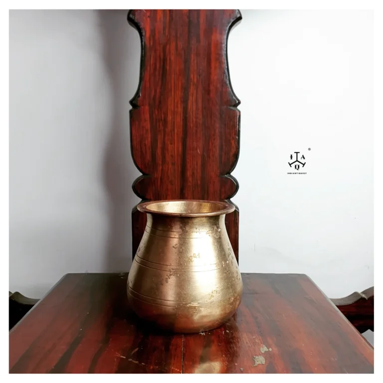 Compact kuvi moru sombhu brass rare type, handmade