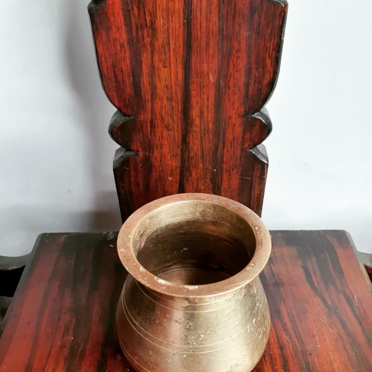 Compact kuvi moru sombhu brass rare type, handmade - Image 5