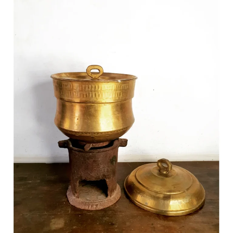 Idly steamer golden brass 7 inundated heavy cast from Kongunadu - Image 2