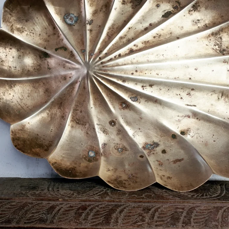 English lotus leaf inspired oval platter, golden bronze - Image 5