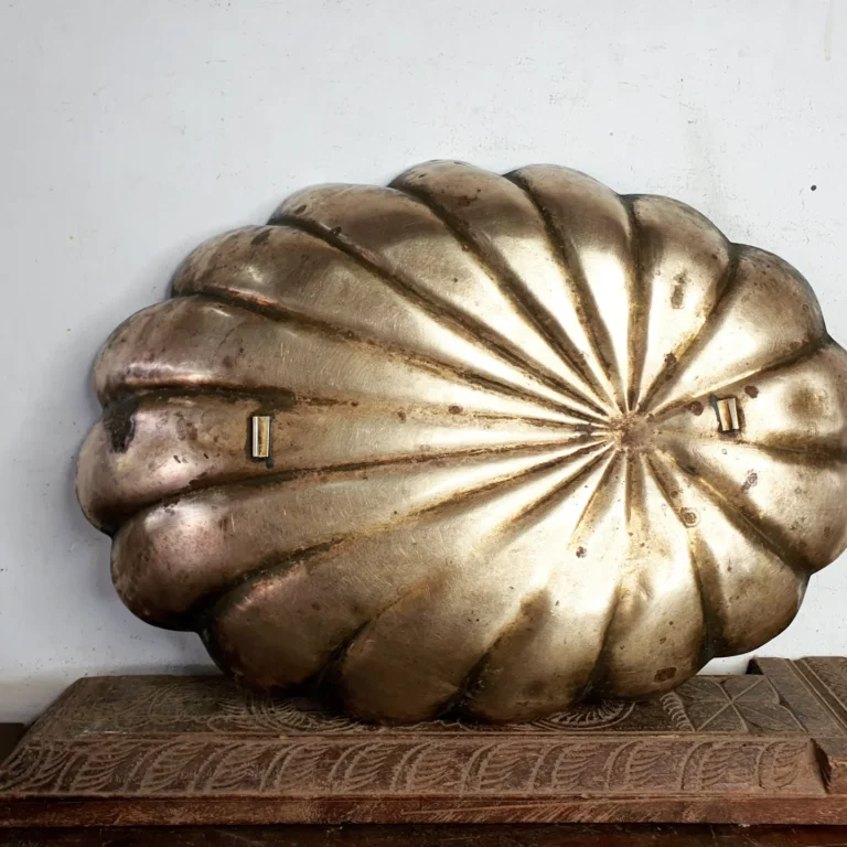 English lotus leaf inspired oval platter, golden bronze - Image 4