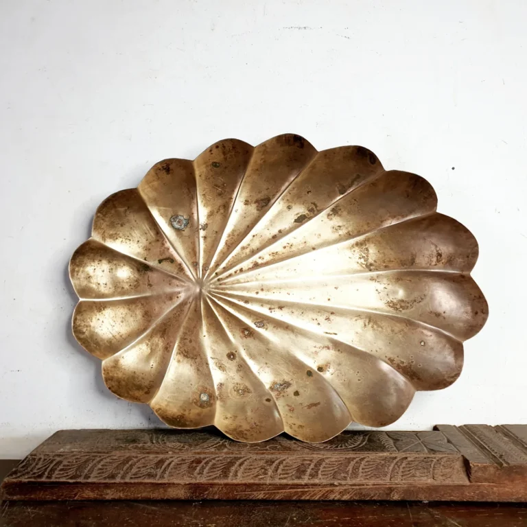 English lotus leaf inspired oval platter, golden bronze - Image 3