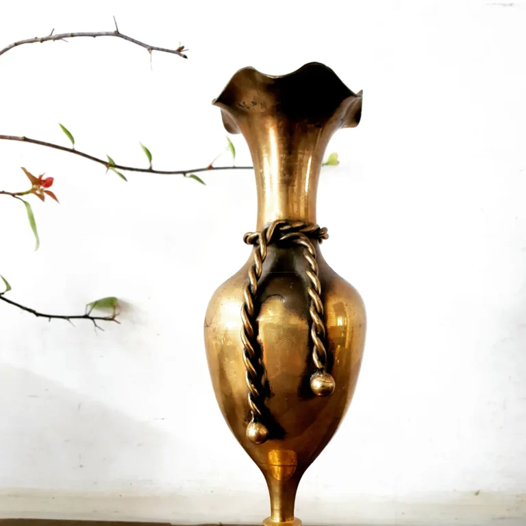 English bud vase with knot pattern golden bronze wave top Unique and rare - Image 8