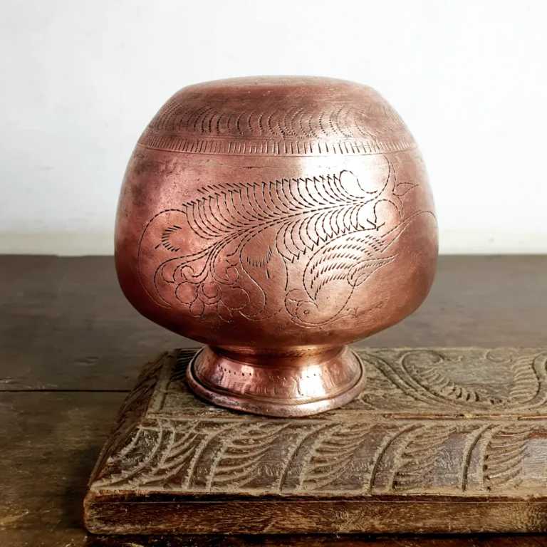 Copper Kili sombu small/ Parrot etched pot heavy cast - Image 10