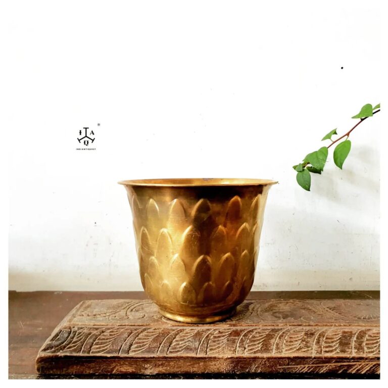 Compact planter golden brass leaf etched style