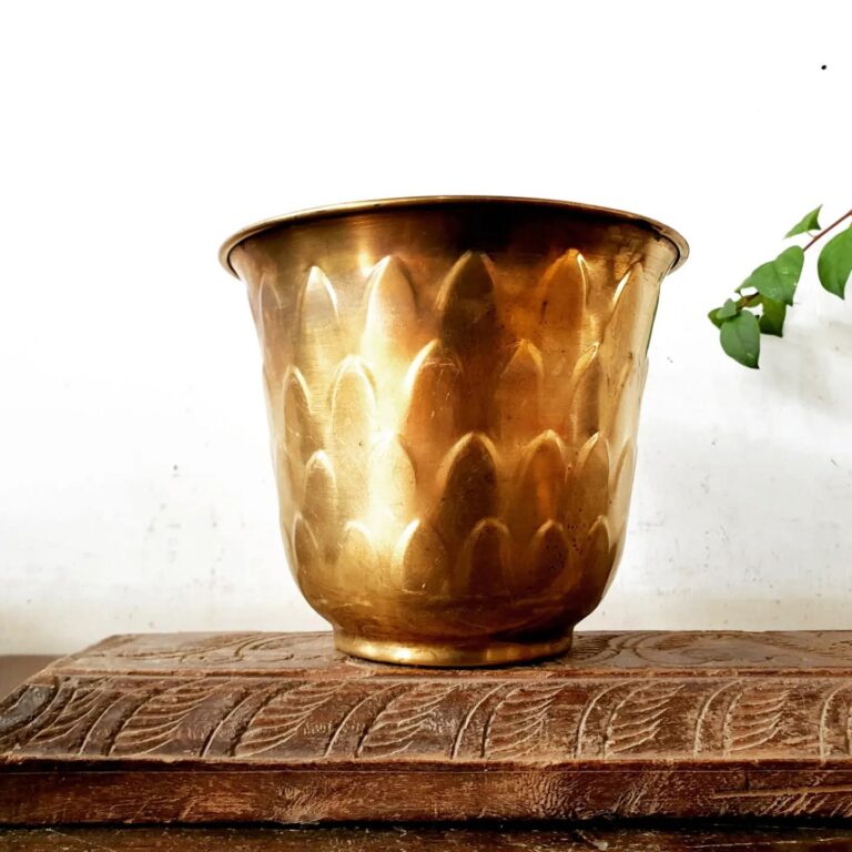 Compact planter golden brass leaf etched style - Image 8