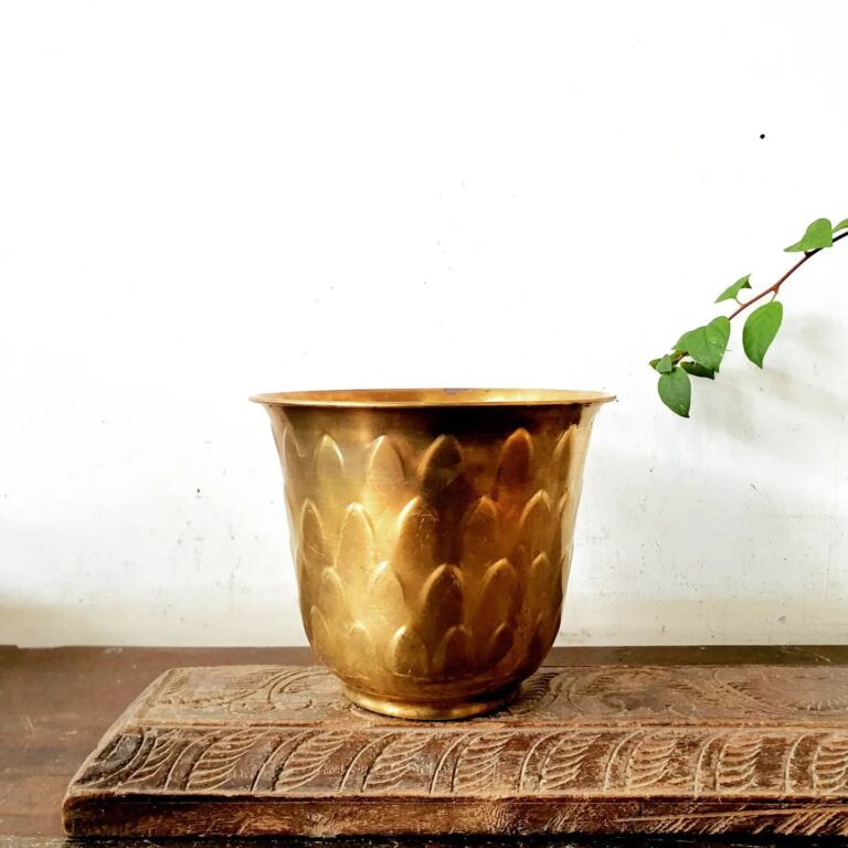 Compact planter golden brass leaf etched style - Image 2