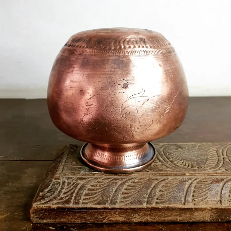 Copper Kili sombu medium size/ Parrot etched pot heavy cast - Image 4