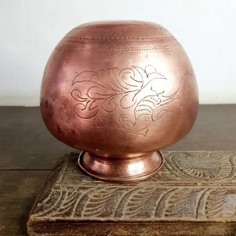 Copper Kili sombu large/ Parrot etched pot heavy cast - Image 9