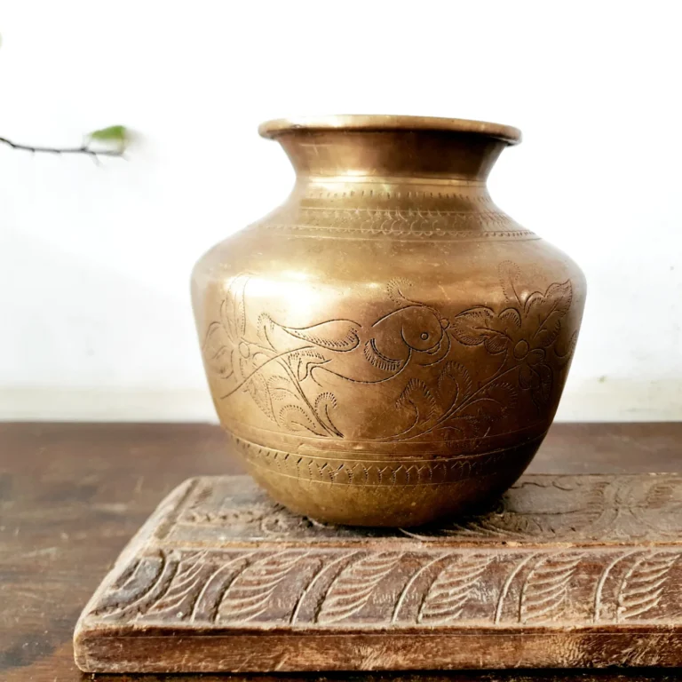 Golden brass Kili kalasa sombhu/ Parrot etched holy water kalash pot - Image 3