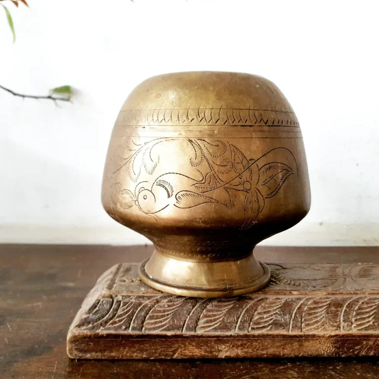 Golden brass Kili kalasa sombhu/ Parrot etched holy water kalash pot - Image 8