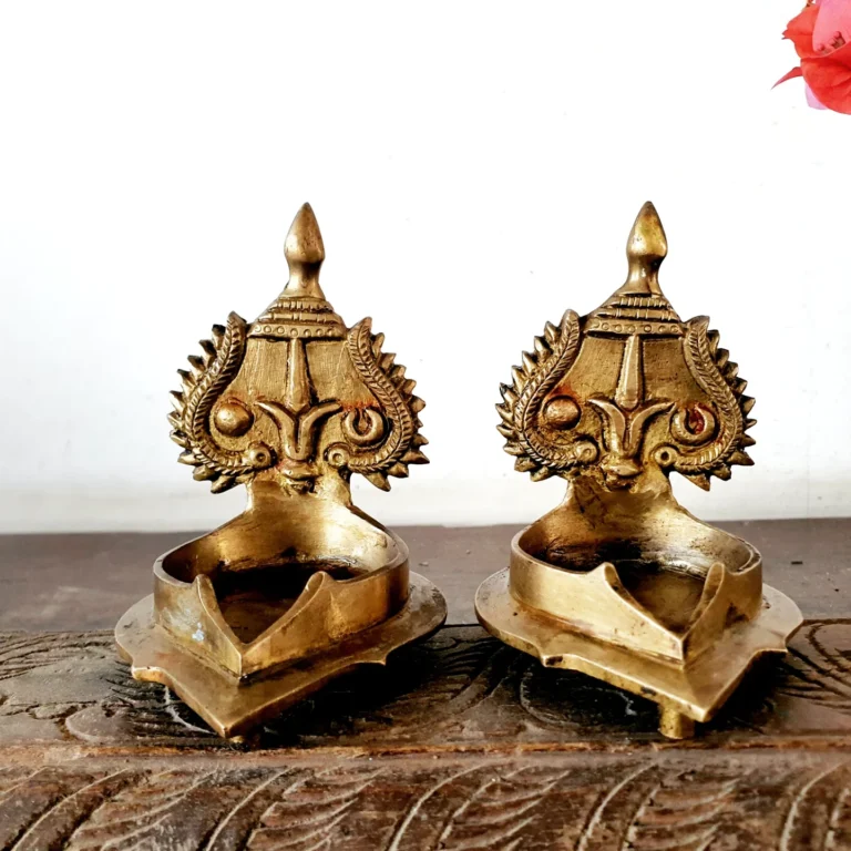 Rare Perumal Lakshmi Lamp set footed model - Image 3