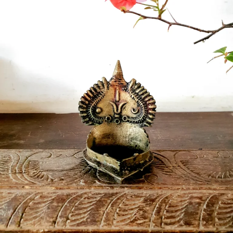 Rare bell metal Perumal Surya Chandra Prabhai vilakku/ The Sun moon Vishnu votive oil lamp - Image 3