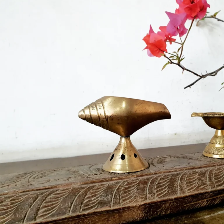 Auspicious pairing Conch diya with Kuber diya golden bronze - Image 8