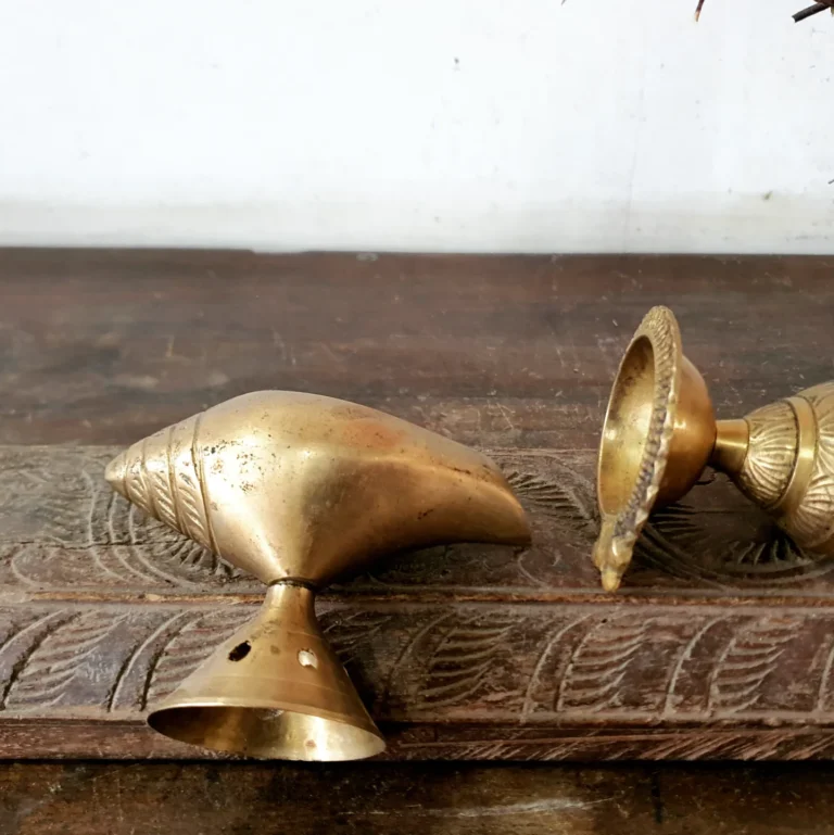 Auspicious pairing Conch diya with Kuber diya golden bronze - Image 6