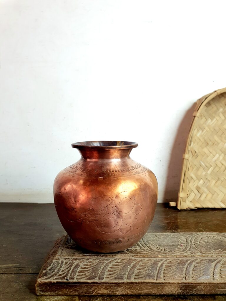 Copper Kili sombu/ Parrot etched pot heavy cast