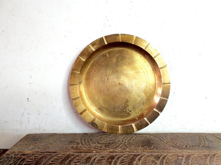 Classic serrated brim bronze compact plate heavy cast handmade