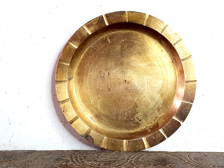 Classic serrated brim bronze compact plate heavy cast handmade - Image 2