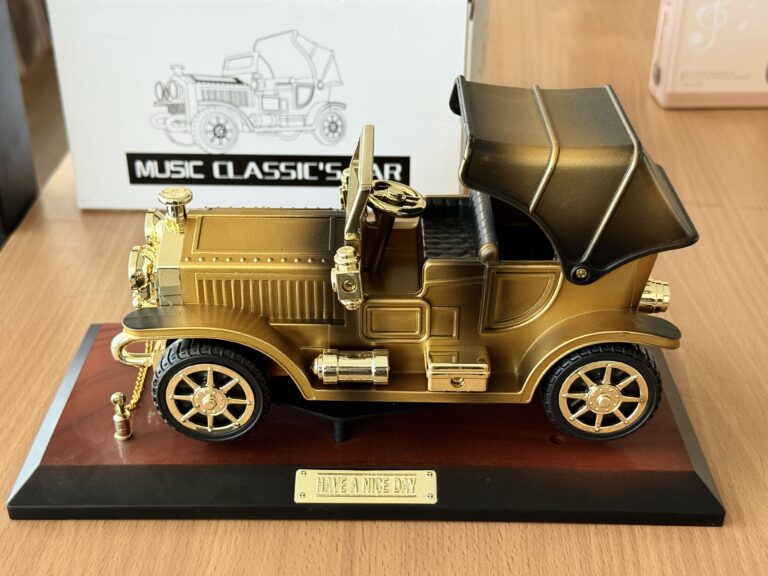 Miniature Vintage car scale down model Musical box - Image 3