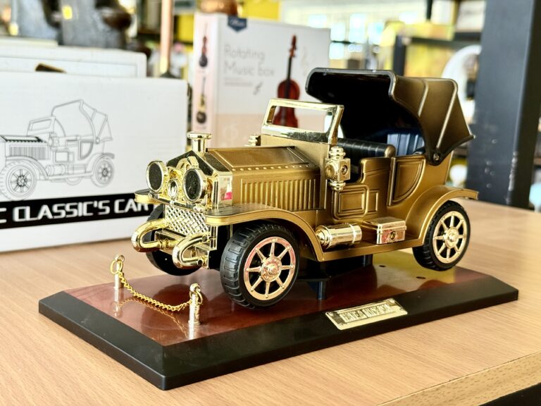 Miniature Vintage car scale down model Musical box - Image 4