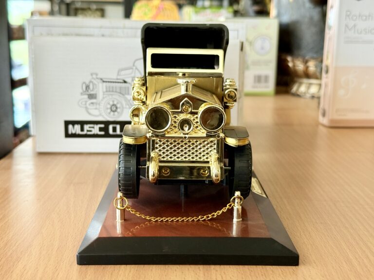 Miniature Vintage car scale down model Musical box - Image 5