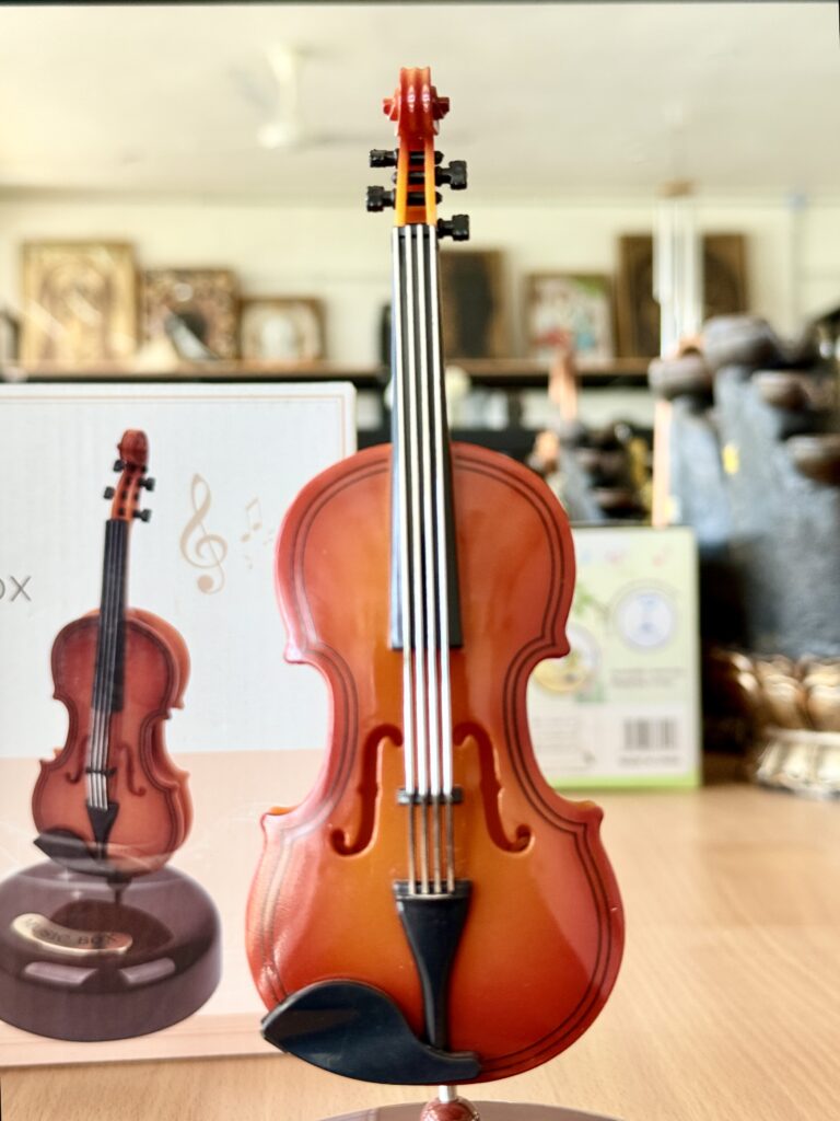 Miniature Violin scale down model Musical box - Image 5