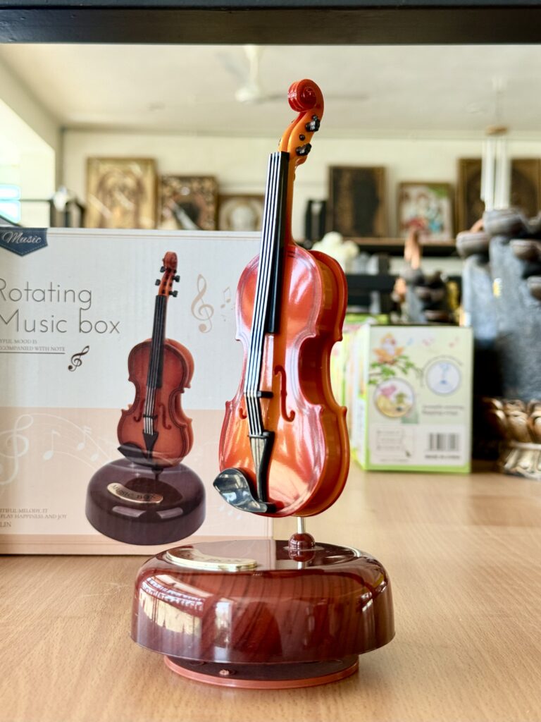 Miniature Violin scale down model Musical box