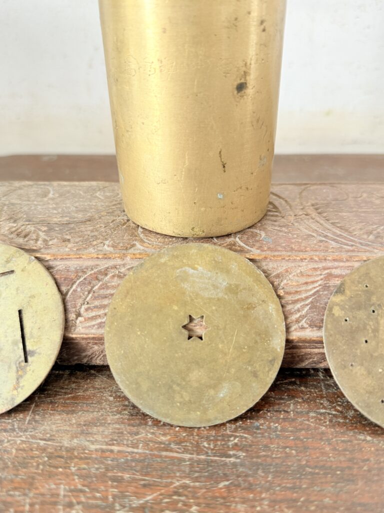 Classic Nazhli 3 in 1 hand cranking golden bronze, has 3 different attachment filters - Image 6