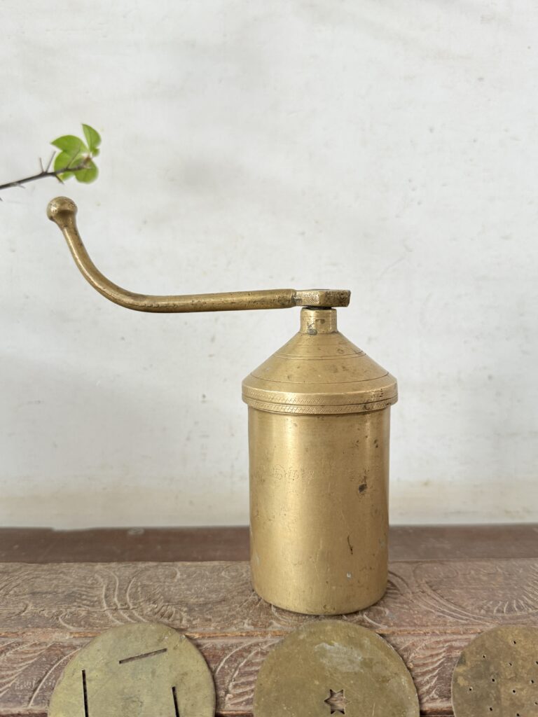 Classic Nazhli 3 in 1 hand cranking golden bronze, has 3 different attachment filters - Image 4