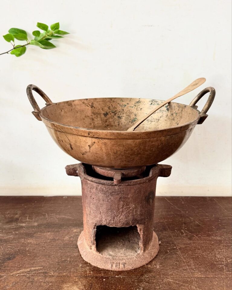 Chettinadu Royals White bronze Solid Kadai with bell metal ladle