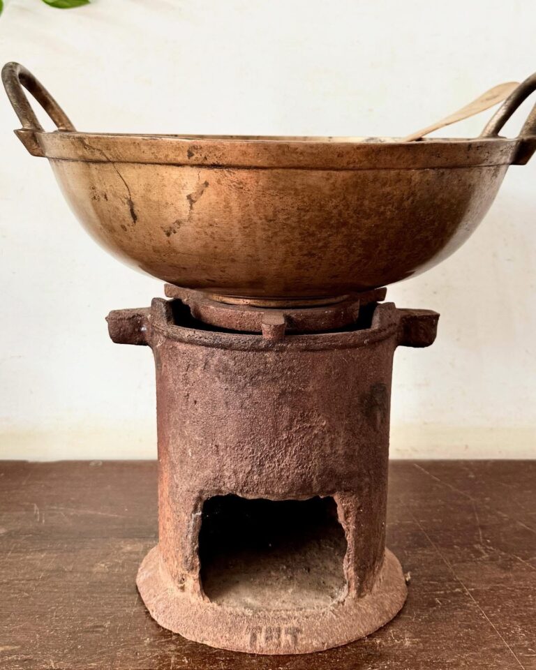 Chettinadu Royals White bronze Solid Kadai with bell metal ladle - Image 5