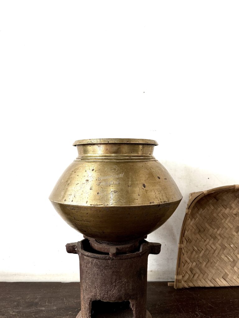 Classic 100 years old Dekaha Vengala Ponga Thavalai superior Golden bronze - Image 12