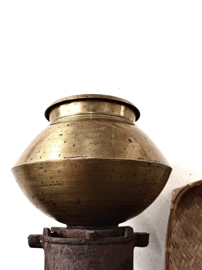 Classic 100 years old Dekaha Vengala Ponga Thavalai superior Golden bronze - Image 10